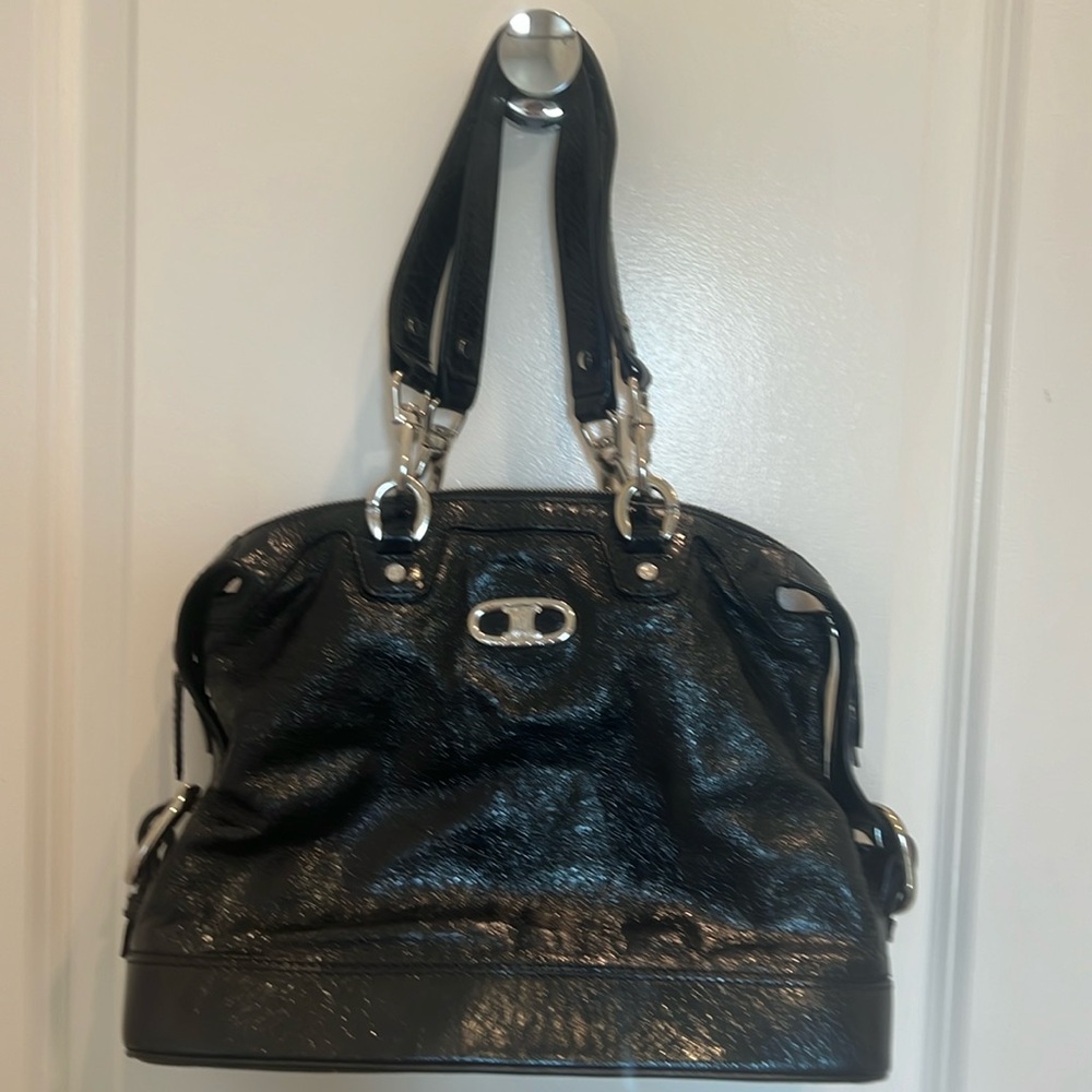 Celine patent leather shoulder handbag.